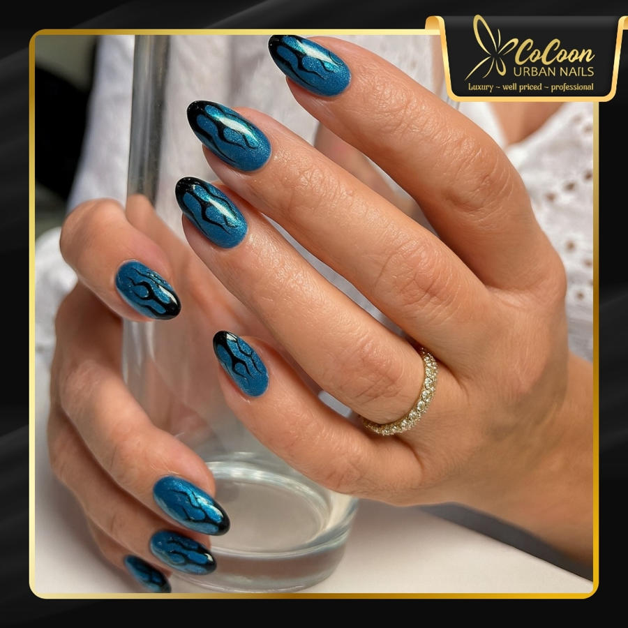 Halloween nail design